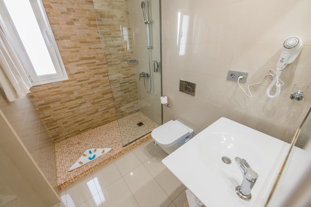 Apartamento Deluxe 2 Dormitorios Vista Mar del hotel Bahia Calma Beach. Foto 10