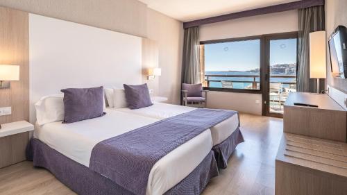 Habitación Doble con vistas al mar del hotel Be Live Adults Only Marivent. Foto 1