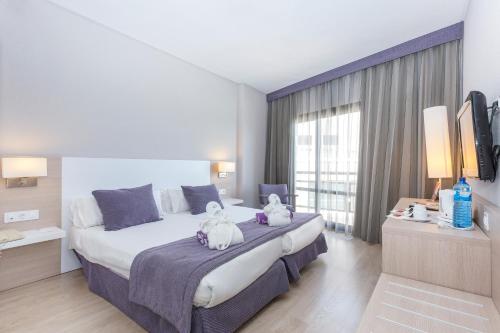 Habitación Doble Superior con vistas al mar - 1 o 2 camas del hotel Be Live Adults Only Marivent. Foto 3