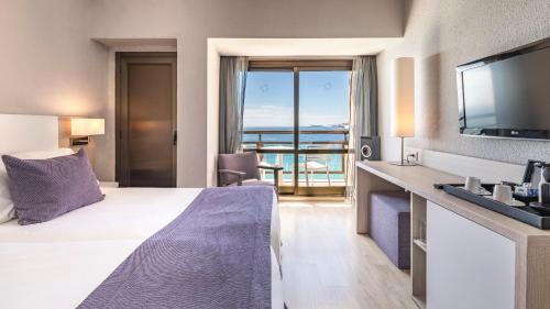 Suite Junior con vistas al mar del hotel Be Live Adults Only Marivent