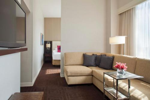 Suite Junior Executive del hotel Hyatt Regency New Orleans. Foto 4