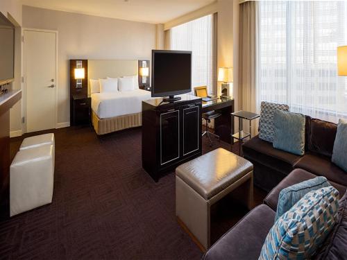 Suite Deluxe del hotel Hyatt Regency New Orleans. Foto 1