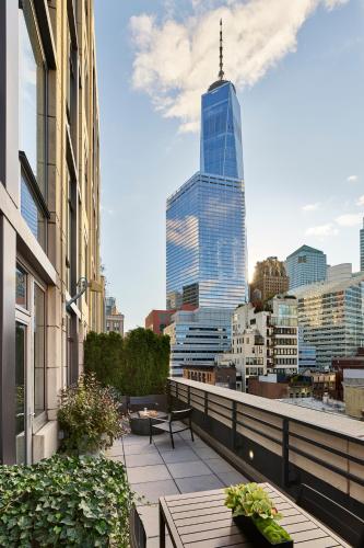 Suite Premier con terraza del hotel Smyth, A Thompson Hotel