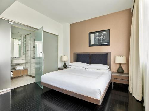 Suite Premier con terraza del hotel Smyth, A Thompson Hotel. Foto 2