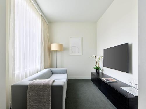 Suite Junior con sofá cama - Cama doble grande del hotel Smyth, A Thompson Hotel. Foto 5