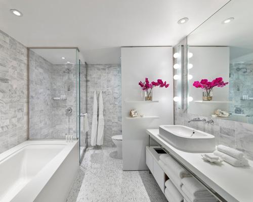 Suite Junior - Cama extragrande - Adaptada para personas con movilidad reducida del hotel Smyth, A Thompson Hotel. Foto 2