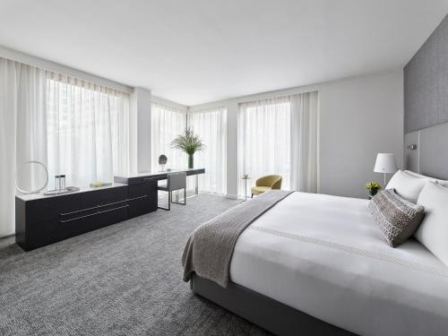 Habitación Deluxe Esquinera con cama extragrande del hotel Smyth, A Thompson Hotel