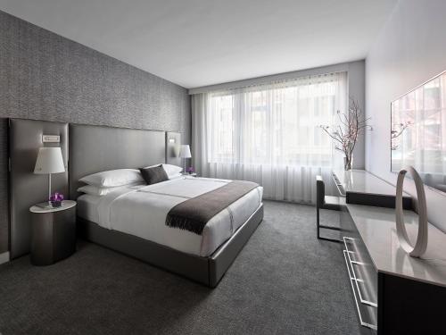 Habitación Superior con cama extragrande del hotel Smyth, A Thompson Hotel. Foto 1