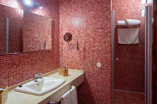 Habitación Doble con terraza - 2 camas del hotel CASA LOS HERRERA. Foto 4