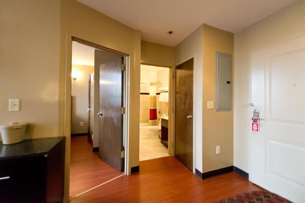 Suite básica del hotel Super Lake. Foto 5
