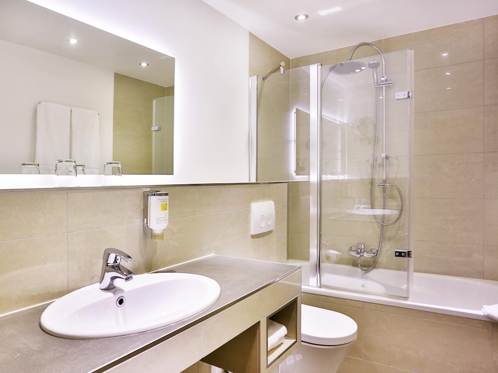Habitación Doble Estándar del hotel Mercure Mainz City Center. Foto 6
