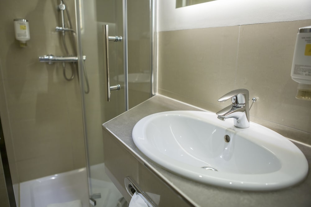 Habitación Gemela Estándar del hotel Mercure Mainz City Center. Foto 10