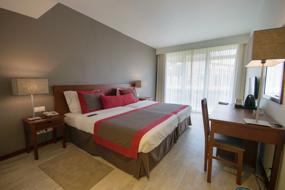 Habitación superior, vistas al jardín del hotel Oásis Atlântico Praiamar
