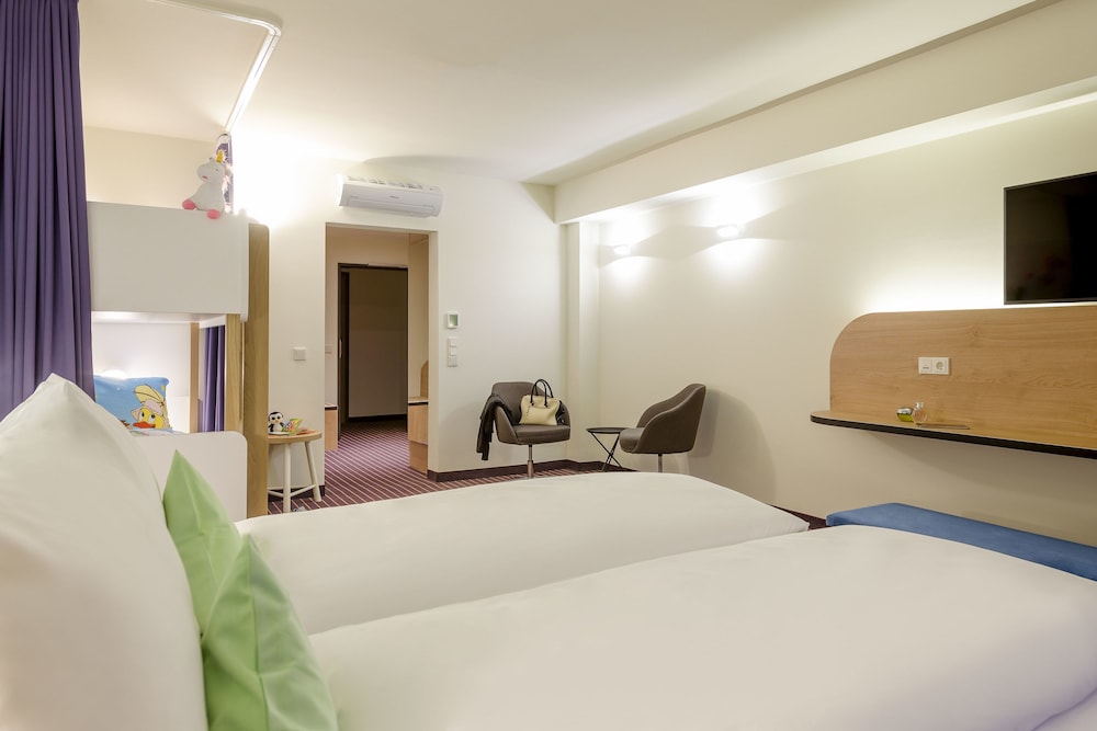 Espacio Todo Confort: 1 cama doble y camas individuales del hotel Ibis Styles Leipzig