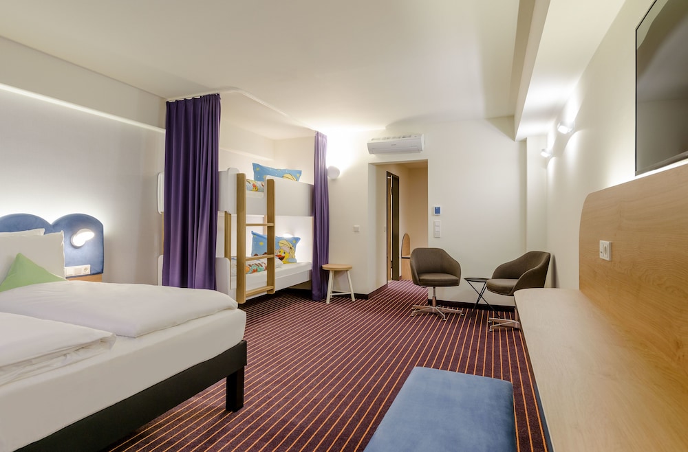 Espacio Todo Confort: 1 cama doble y camas individuales del hotel Ibis Styles Leipzig. Foto 4