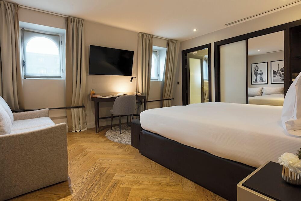 Habitación superior del hotel La Clef Tour Eiffel Paris The Crest Collection. Foto 4