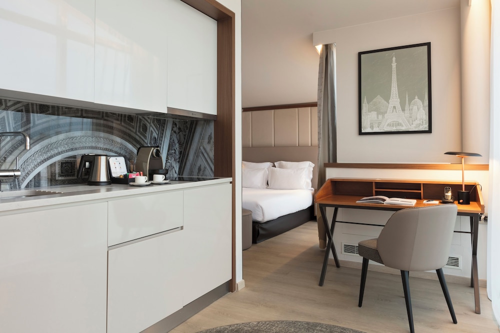 Habitación Premium (Superior) del hotel La Clef Tour Eiffel Paris The Crest Collection. Foto 5