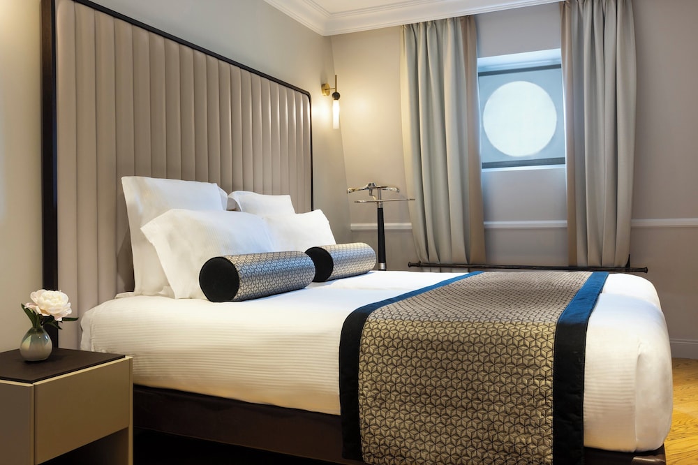 Suite (The Eiffel Tower) del hotel La Clef Tour Eiffel Paris The Crest Collection. Foto 1