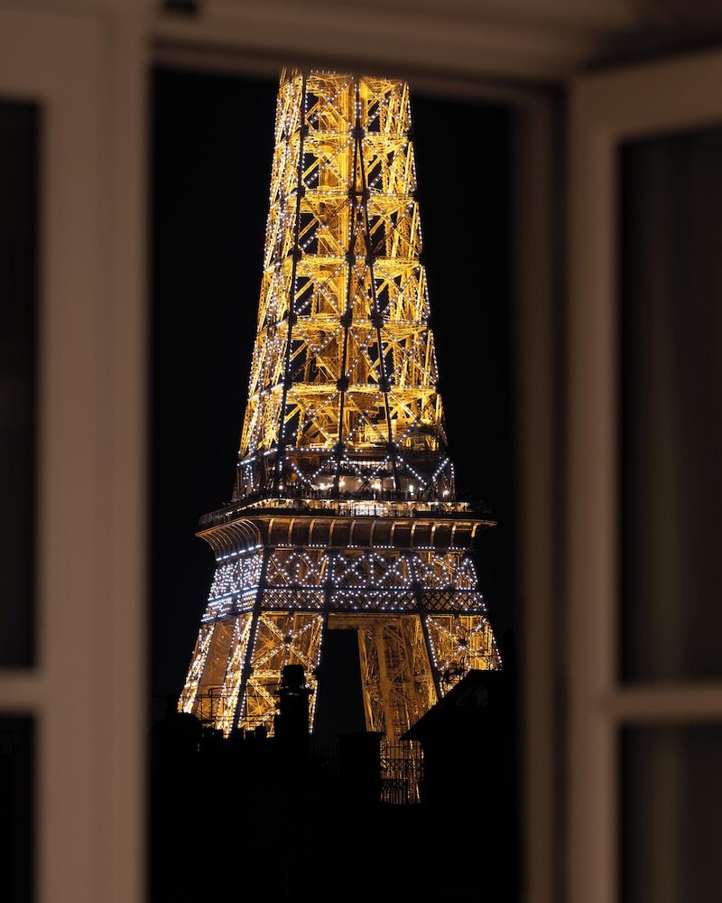 Suite (The Eiffel Tower) del hotel La Clef Tour Eiffel Paris The Crest Collection. Foto 5