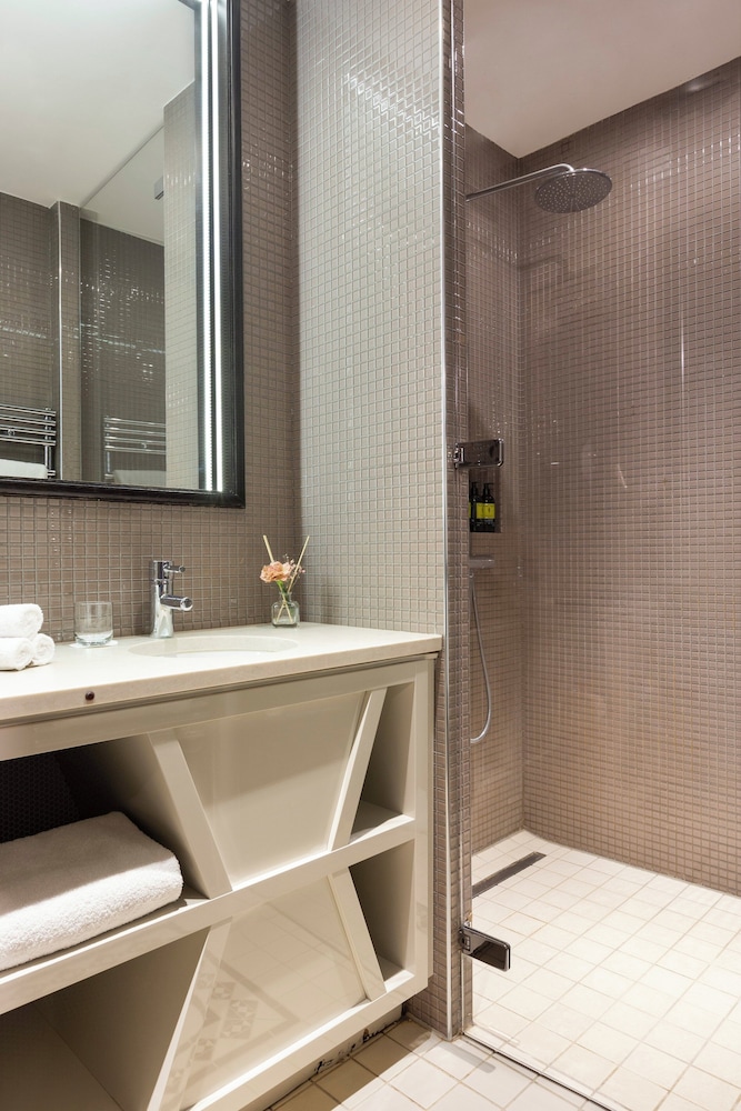 Apartamento, 2 habitaciones del hotel La Clef Tour Eiffel Paris The Crest Collection. Foto 5