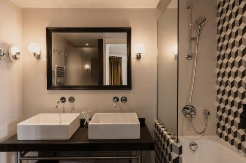 Chambre Privilège del hotel Bourgogne Et Montana