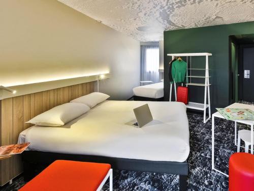 Habitación Familiar del hotel Ibis Annecy Cran Gevrier. Foto 7