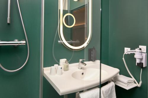 Habitación Doble Estándar del hotel Ibis Annecy Cran Gevrier. Foto 3