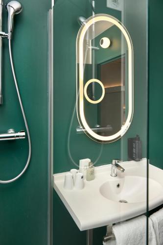 Habitación Doble Estándar del hotel Ibis Annecy Cran Gevrier. Foto 8