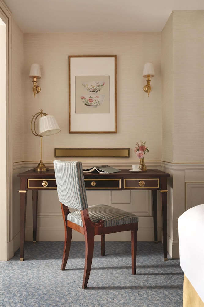 Habitación superior, 2 camas individuales del hotel Shangri-La, Paris. Foto 1