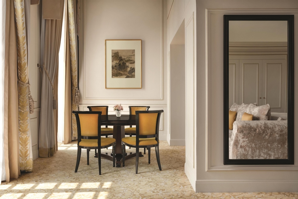 Dúplex, 1 cama de matrimonio grande, vistas a la ciudad (Suite) del hotel Shangri-La, Paris. Foto 3