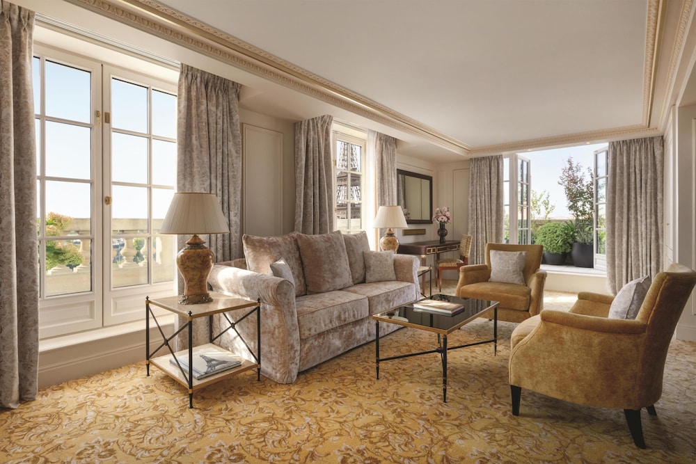 Suite, 1 cama de matrimonio grande (La Suite Gustave Eiffel) del hotel Shangri-La, Paris