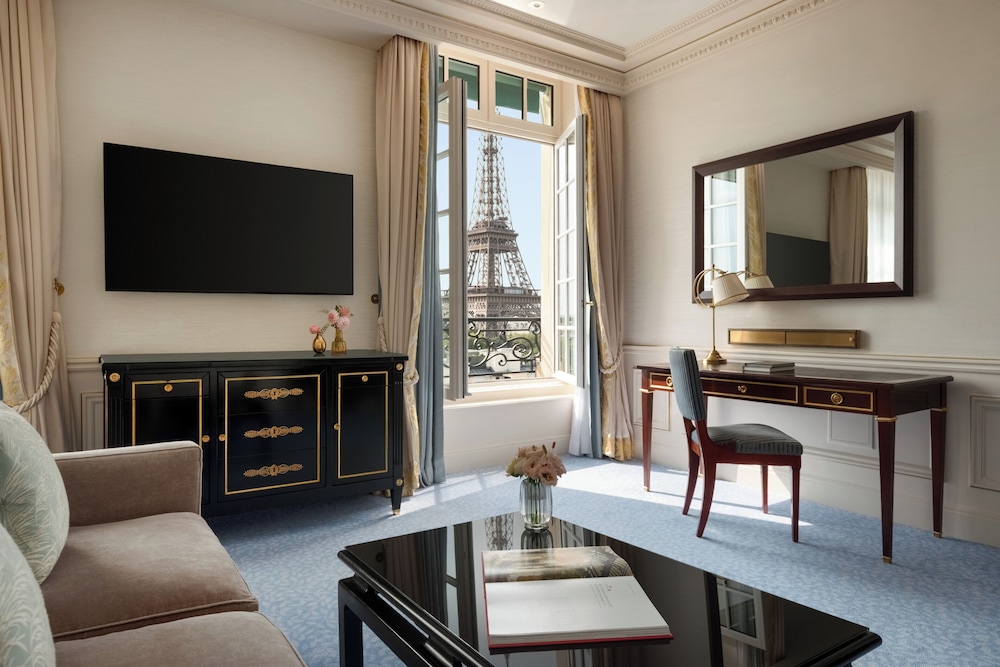 Habitación, 2 camas individuales (Eiffel View) del hotel Shangri-La, Paris. Foto 3