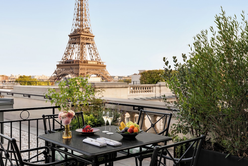Dúplex, vistas a la ciudad (Duplex Suite, Eiffel View) del hotel Shangri-La, Paris
