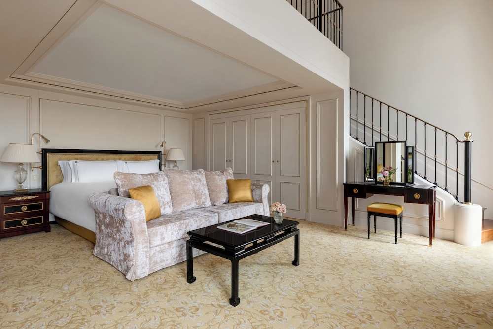 Dúplex, 1 cama de matrimonio grande, vistas a la ciudad (Suite) del hotel Shangri-La, Paris. Foto 2