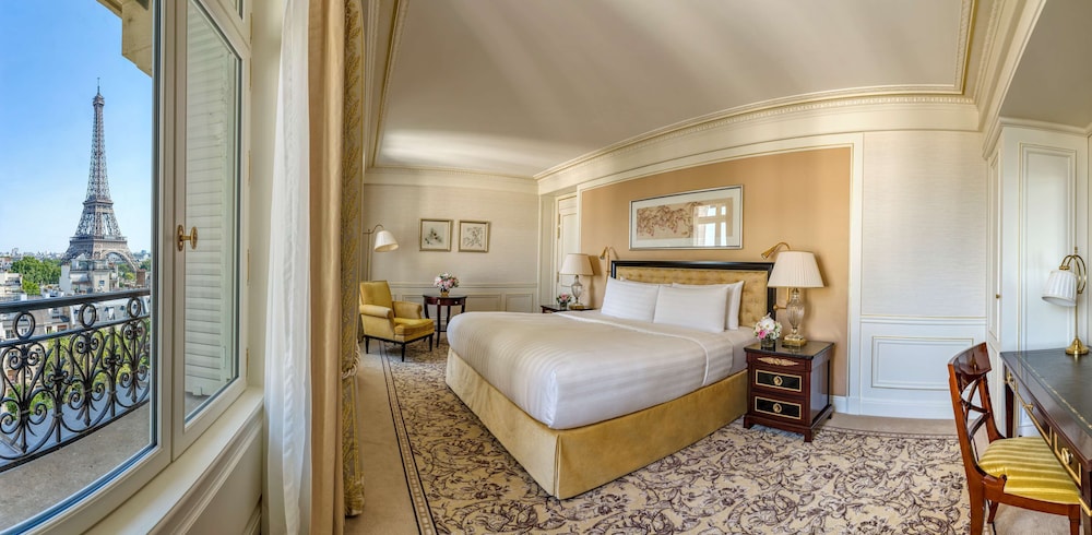 Suite junior, 1 cama de matrimonio grande (Paris View) del hotel Shangri-La, Paris