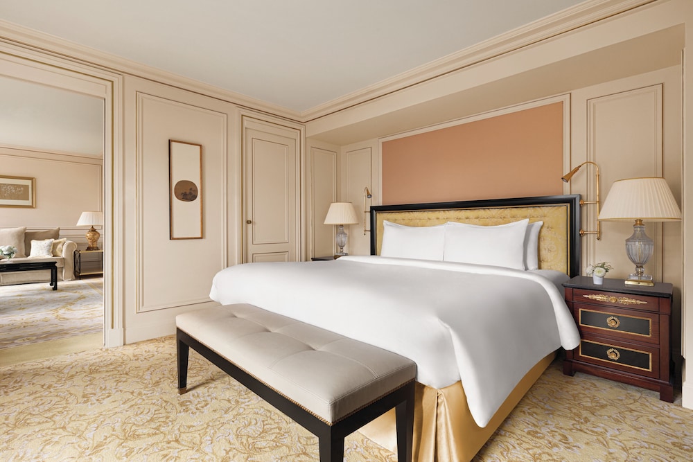Suite junior, 1 cama de matrimonio grande (Paris View) del hotel Shangri-La, Paris. Foto 1