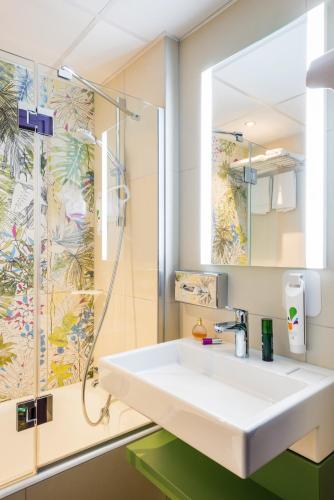 Suite familiar con 2 habitaciones comunicadas del hotel Ibis Styles Paris Boulogne Marcel Sembat. Foto 4