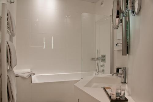 Habitación Doble Deluxe con Balcón del hotel Opera Marigny