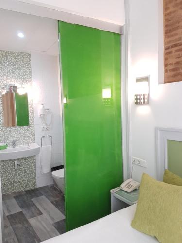 Habitación Doble del hotel Y Apartamentos Doña Lola. Foto 4