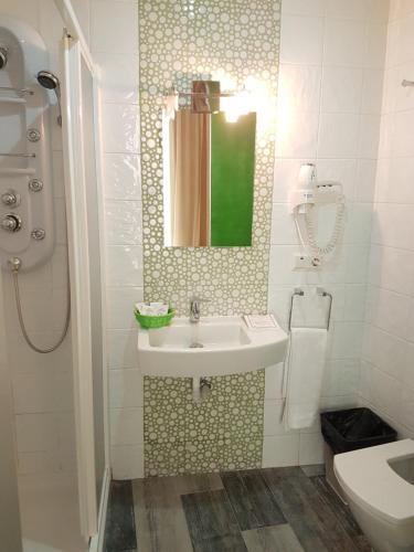 Habitación Doble del hotel Y Apartamentos Doña Lola. Foto 6