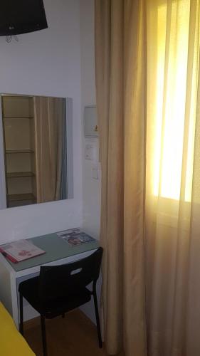 Habitación Individual Pequeña del hotel Y Apartamentos Doña Lola. Foto 9