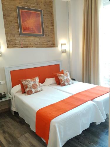 Habitación Doble Superior - 1 o 2 camas del hotel Y Apartamentos Doña Lola. Foto 4