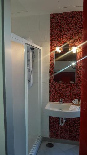 Habitación Doble Superior - 1 o 2 camas del hotel Y Apartamentos Doña Lola. Foto 9