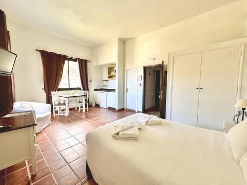 Estudio Estándar del hotel Los Telares. Foto 6