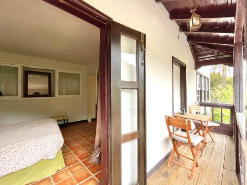 Suite Deluxe con vistas a la montaña y a la piscina del hotel Los Telares. Foto 4