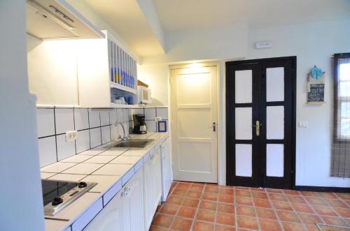 Suite Deluxe con vistas a la montaña y a la piscina del hotel Los Telares. Foto 7