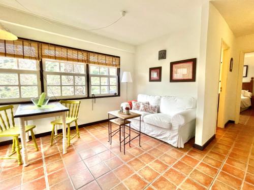 Suite Deluxe con vistas a la montaña y a la piscina del hotel Los Telares. Foto 9