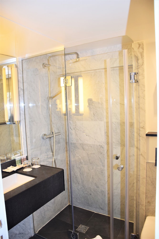 Habitación Deluxe del hotel Folkestone Opéra. Foto 4