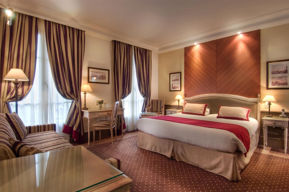 Habitación familiar, 1 cama de matrimonio, no fumadores del hotel Best Western Premier Hôtel Trocadero La Tour. Foto 1
