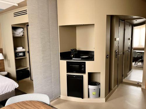 Suite superior para personas con movilidad reducida del hotel Novotel Suites Clermont Ferrand Polydome. Foto 9